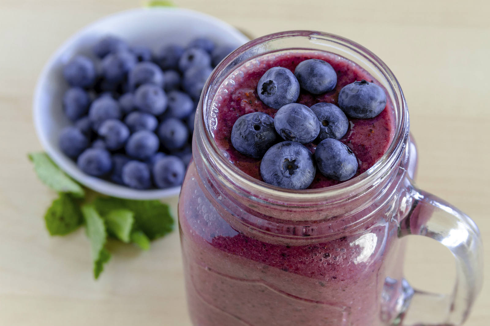 incredible-blackberry-blueberry-smoothie